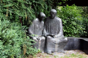 Meister_Eckhart_(Skulptur)_2012